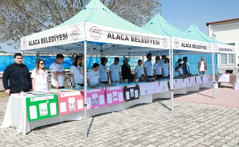 Alaca’da TÜBİTAK 4006 Bilim Fuarı Açıldı