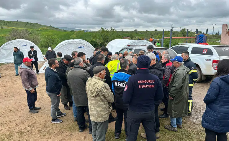 Hortumdan Etkilenen Köylerde Yaralar Sarılıyor