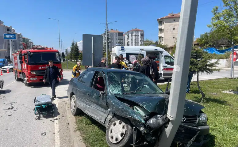 Otomobil ile Cip Çarpıştı, Yaralılar Var