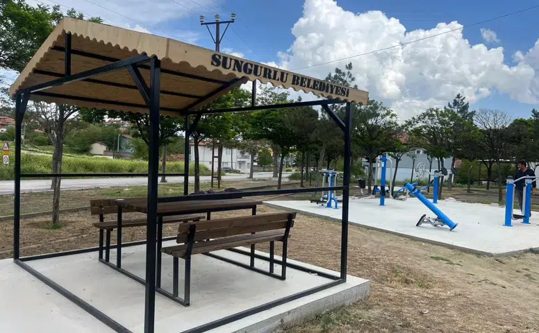 Parklar Modern Bir Görünüme Kavuşuyor