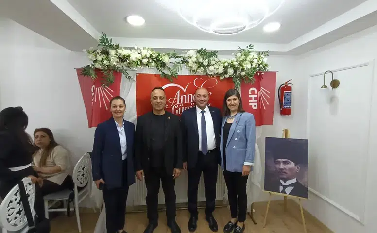 CHP’den Anneler Günü’ne Özel Kutlama