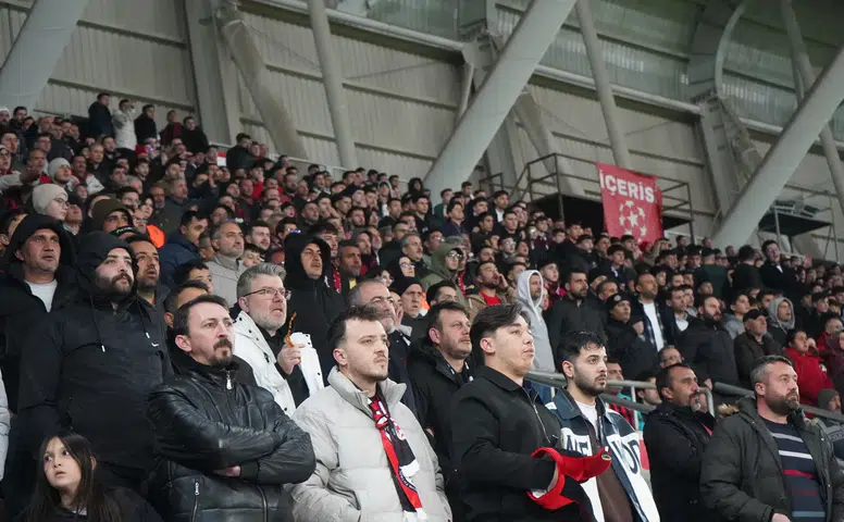 Taraftar Bu Kararı Bekliyor