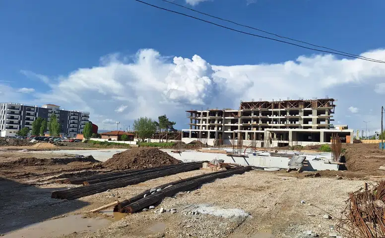 Motosikletçiler Plazası Yükseliyor