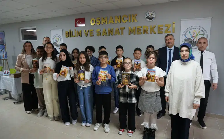 Çorum'da Yazarlık Eğitimi Alan Öğrenciler Kendi Kitaplarını Yazıyor