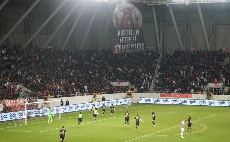 Eski Hakemler Çıldırdı: Yazık Oldu