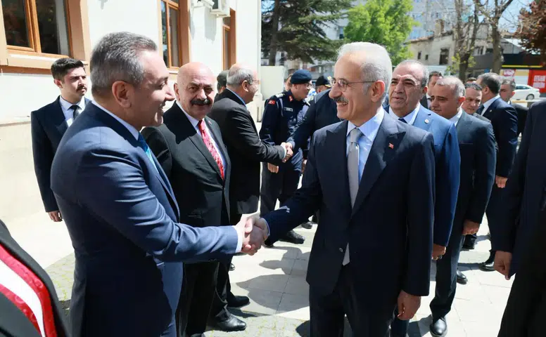 Sungurlu’nun Ulaşım İhtiyaçlarını Bakana İletti