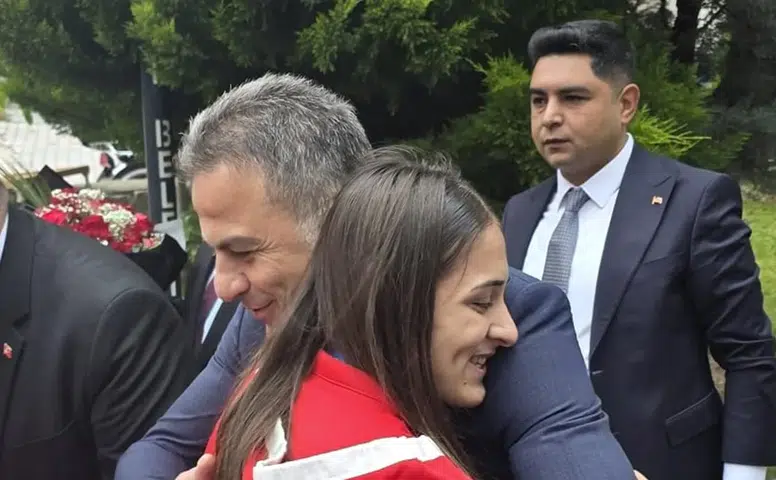 Avrupa Şampiyonu Özdenur Memleketinde Coşkuyla Karşılandı