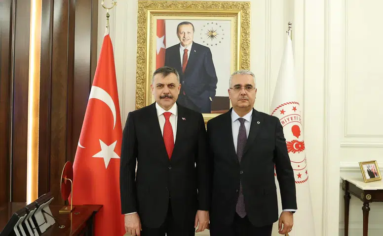 Bakanı Final Maçına Davet Etti