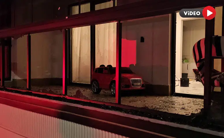 Önce Pencereleri İndirdiler Sonra Daireyi Talan Ettiler