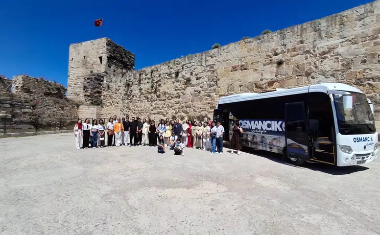 Üniversite Öğrencilerine Gezi İçin Araç Desteği