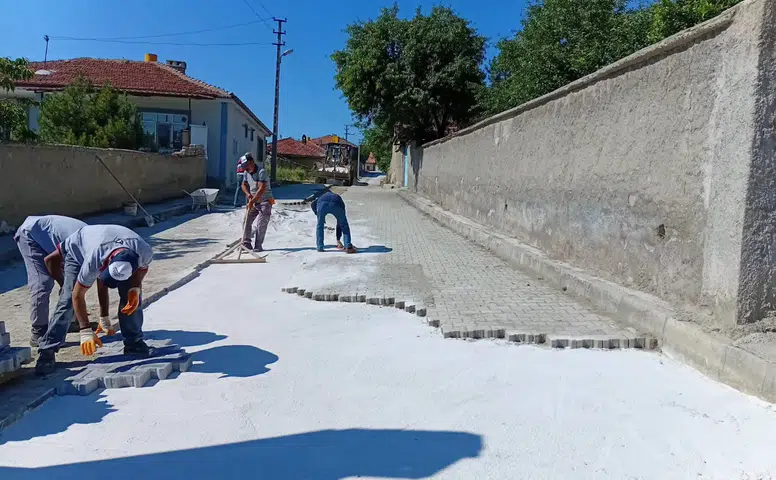 Sungurlu’da Asfalt ve Parke Taşı Onarım Çalışması