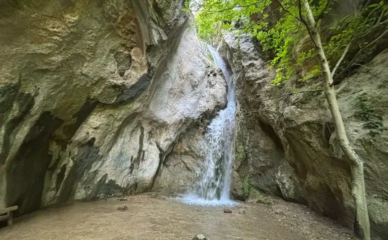 Doğaseverlerin Rotası Örencik Şelalesi Oldu
