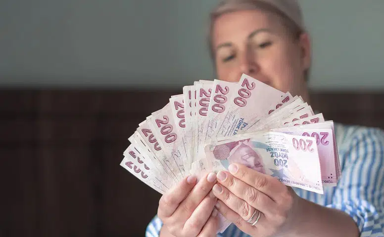 AK Parti Kaynakları En Düşük Emekli Maaşı İçin Rakam Verdi