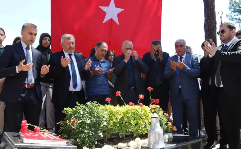Şehit Öğretmen, Vefatının Yıldönümünde Anıldı