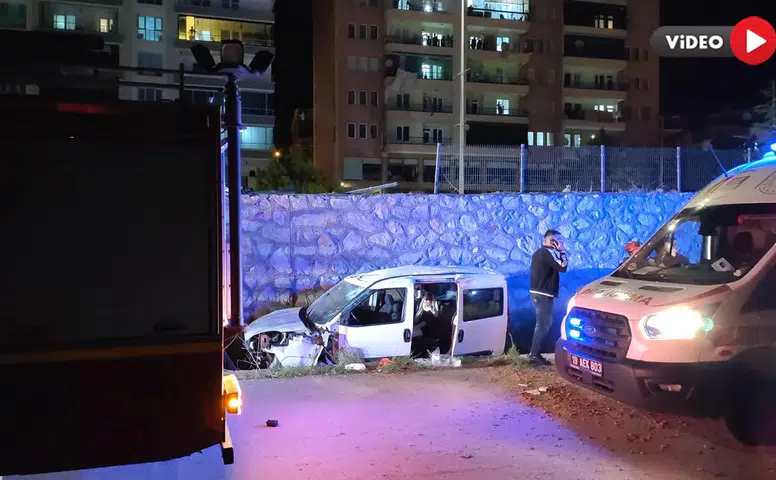 İstinat Duvarından Yan Yola Uçtu
