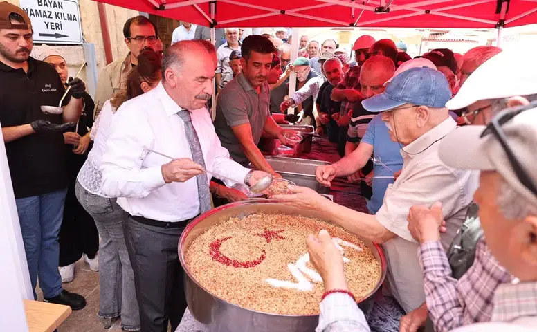 Muharrem Ayının Bereketi Vatandaşlarla Paylaşıldı