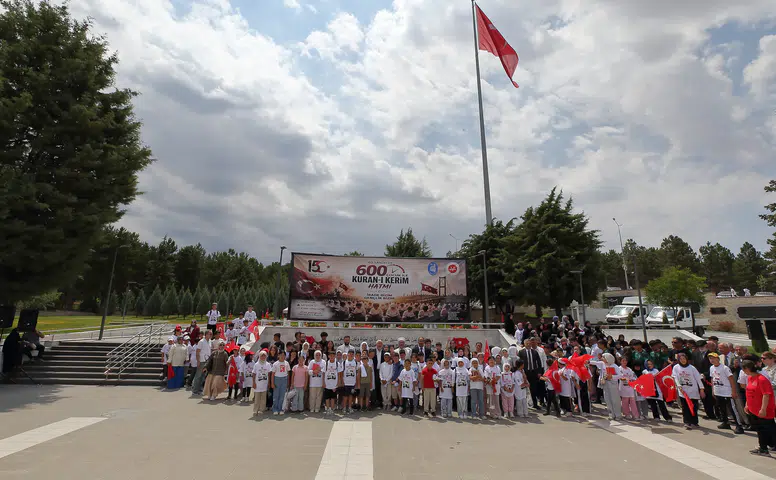 Çorum Şehitliği'nde Duygu Dolu Anlar