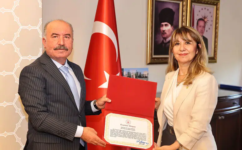 Nurcan Baykam Veda Ediyor