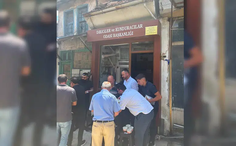 Arasta Esnafına Aşure İkramı