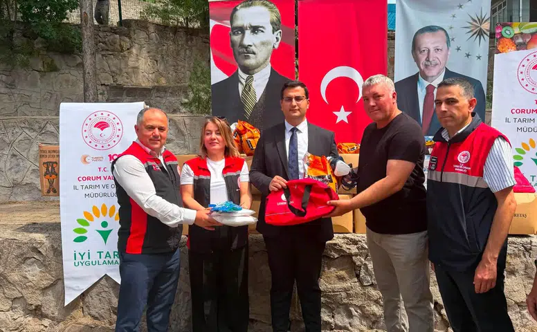Ceviz Üreticilerine Koruyucu Ekipman ve Gübre Desteği