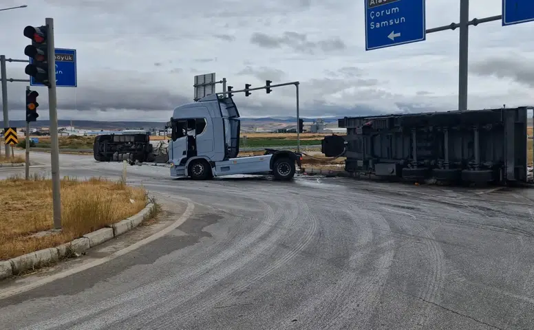 Yine Ölüm Kavşağı Yine Kaza!