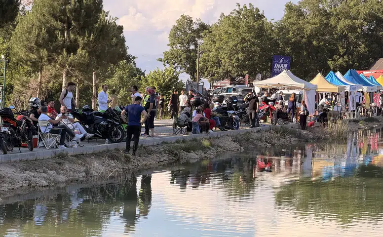Motosiklet Tutkunları Yeşil Göl’de Bir Araya Geldi