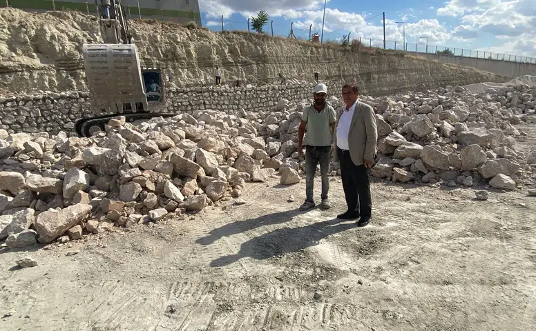 Soğuk Hava ve Tarım Depolarının Hafriyat Çalışmaları Sürüyor