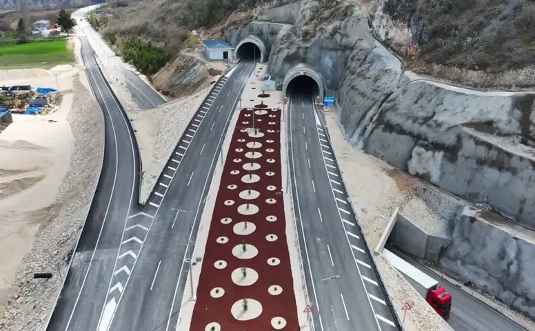 Kırkdilim Trafiğe Kapandı