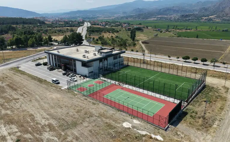 Osmancık’ta Yüzme Havuzu ve Spor Tesisi Açılış İçin Gün Sayıyor
