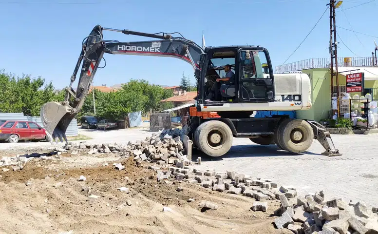 Savak Yolu Sıcak Asfalt İçin Hazırlanıyor