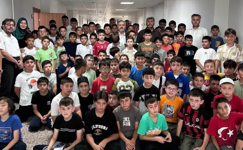 Hafızlık Eğitimi Alan Öğrencilerle Buluştu