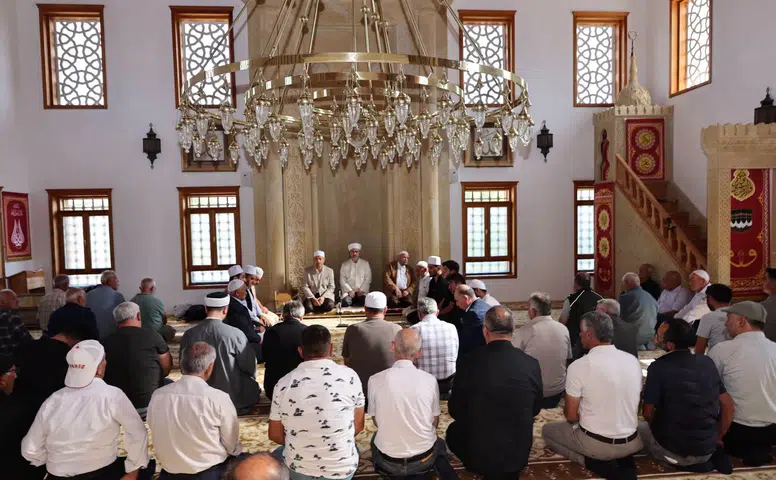 Şehitler İçin Dua Ettiler