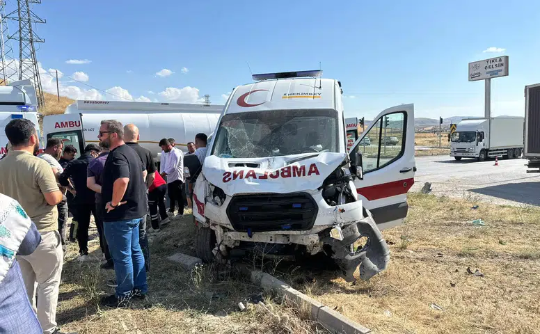 Ambulans ile Cip Çarpıştı
