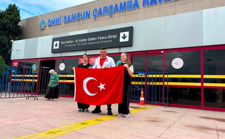Ahlatcı’dan Abu Dabi Yolcusu Gençlere Destek