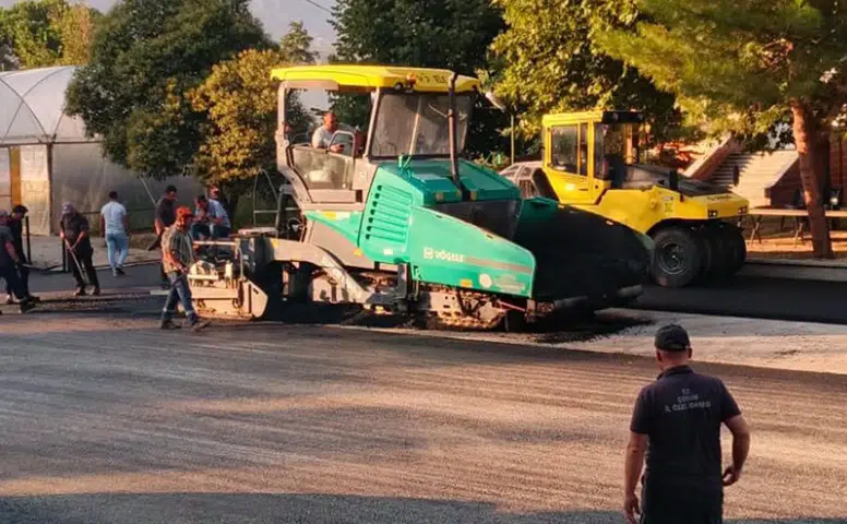 Okul Bahçesine 431 Ton Sıcak Asfalt Serildi
