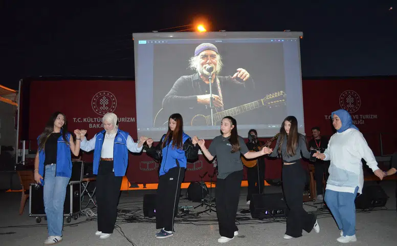 Sinema Tırı Dodurga'da Vatandaşlarla Buluştu