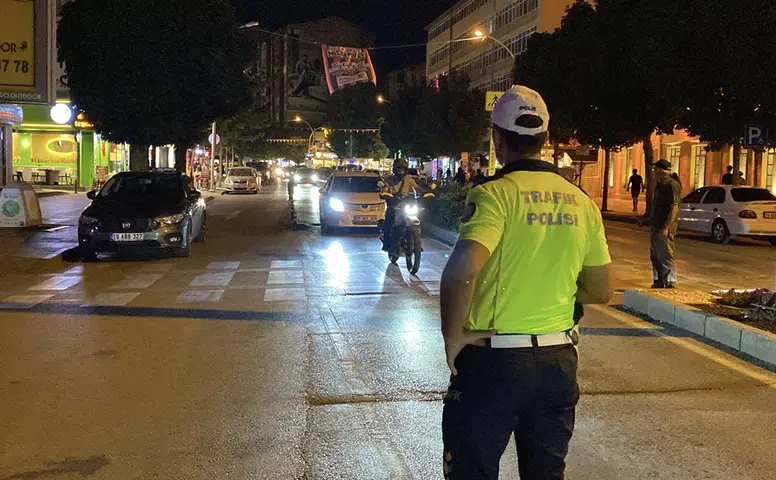 Aranan 12 Kişi Yakalandı