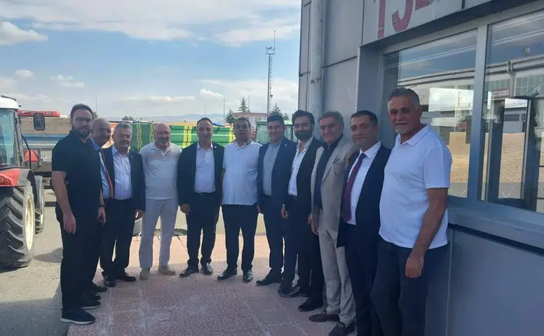 Yeni Parti Sahaya İndi