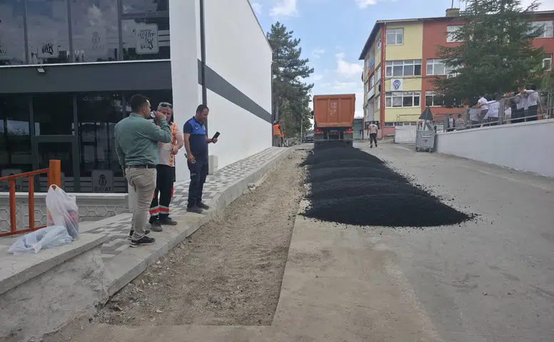 Bayat’ta Bozulan Yollar Birer Birer Yenileniyor