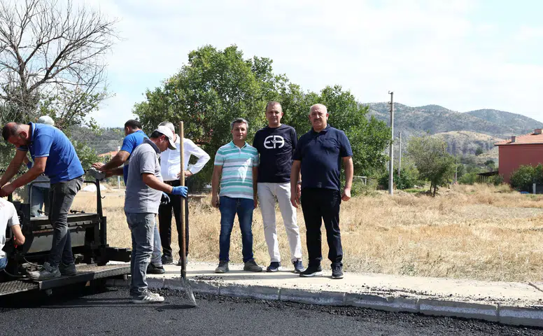 Gelgör, Şenyurt’taki Asfalt Çalışmalarını İnceledi