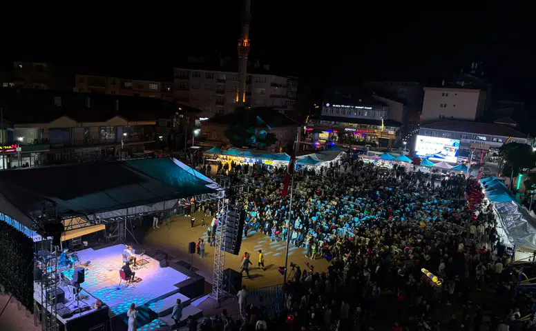 AlacaFest Kapsamında Samet Durukan ve Tuğçe Kılıç Konser Verdi