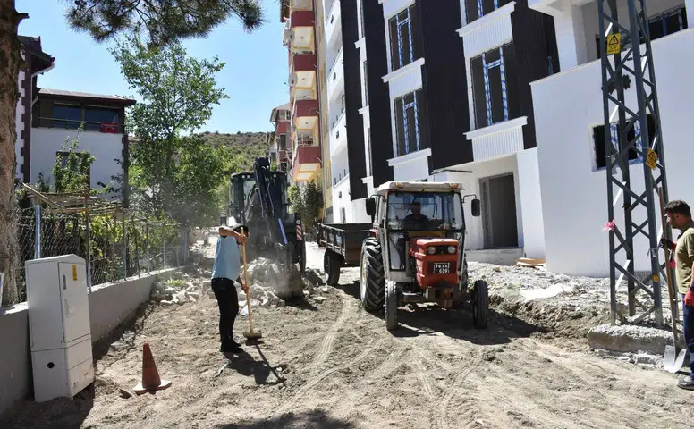 Yıpranan Yollar Yenileniyor