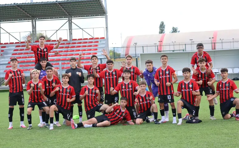 Arca Çorum FK’nin Gençleri Sahada