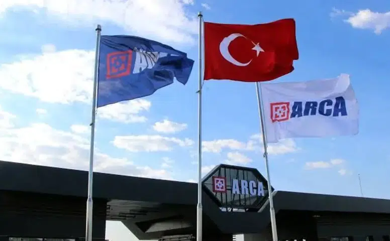 Arca, Dünya Sahnesinde