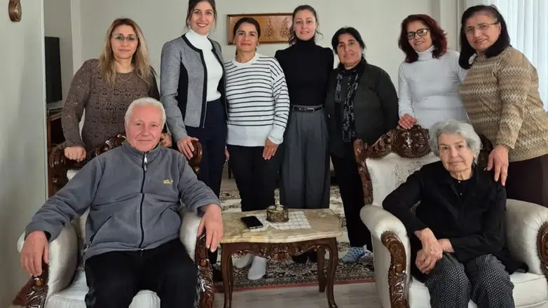 CHP’li kadınlar emektar öğretmenleri unutmadı