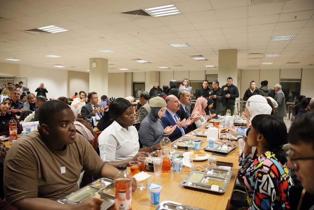 67 Ülkeden Öğrenci Iftar Sofrasında Buluştu (9)