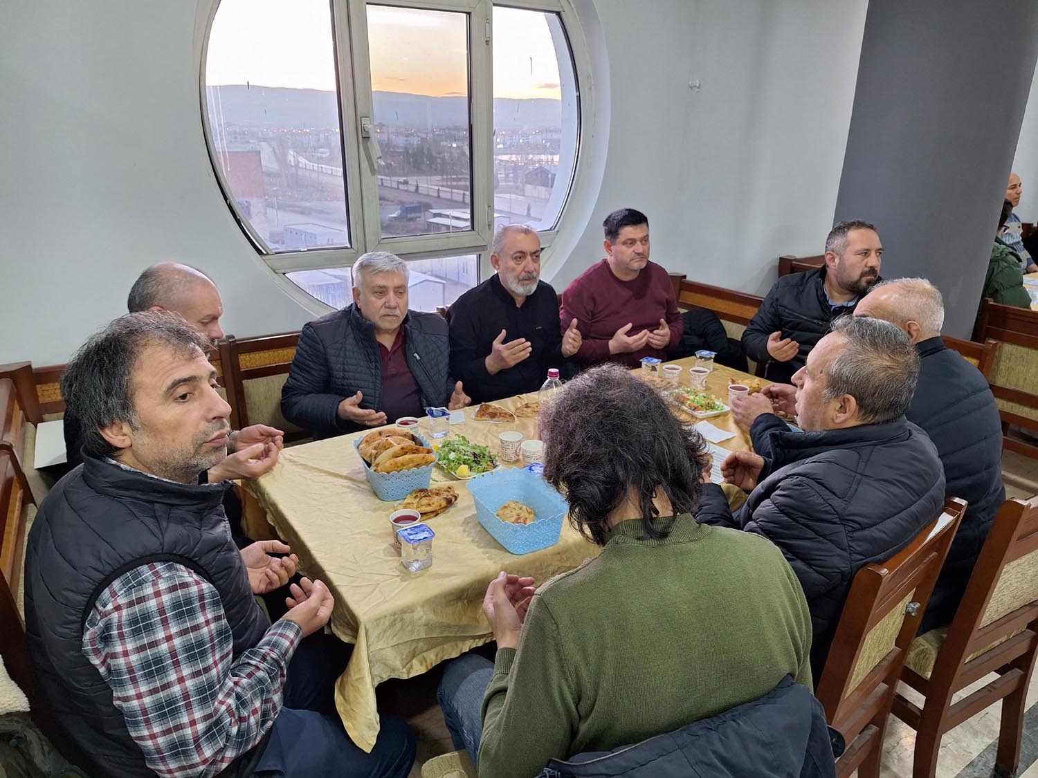 Berberler Ve Kuaförler Iftarda Buluştu (4)