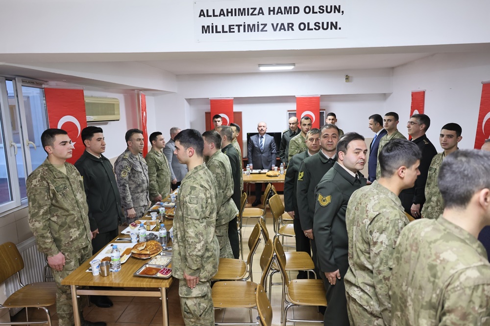 Çalgan, Mehmetçiklerle Iftar Sofrasında Buluştu (4)