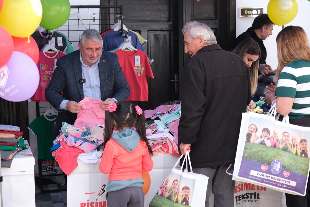 Çocukların Yüzlerini Güldürdüler (3)