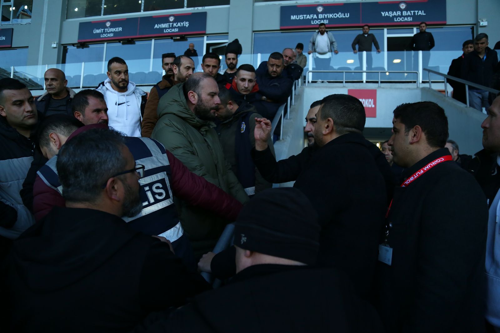 Çorum Fk Başkanı Oğuzhan Yalçın Taraftar Tartışma (3)